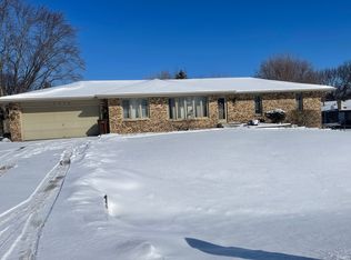3438 Shelburne Dr, Rockford, IL 61109