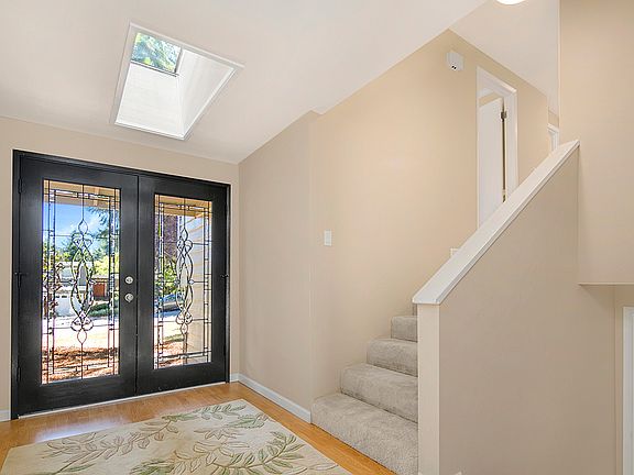 2nd image of 17804 NE 25th St