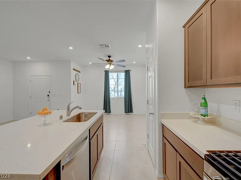 909 Kyanite Ln — Photo 22