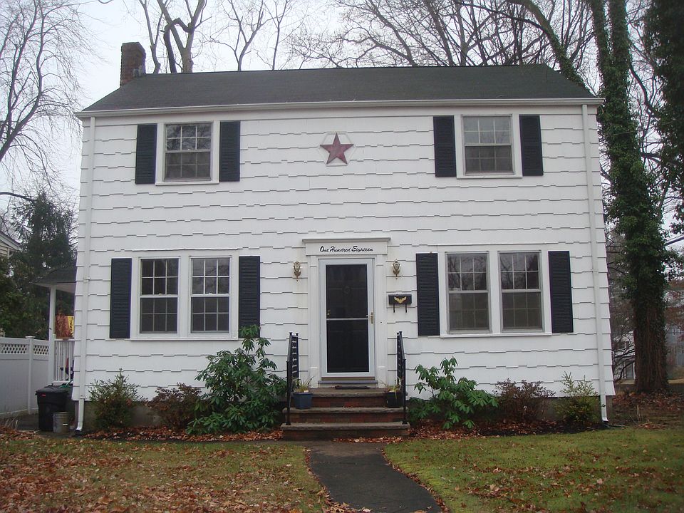 1st image of 118 Manhattan Ave