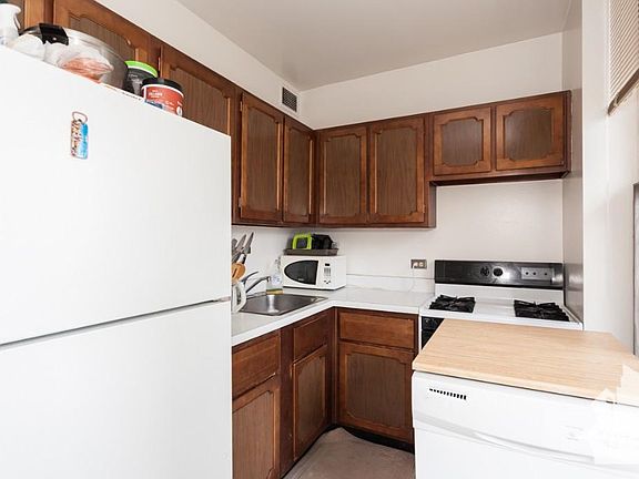 2nd image of 3201 N Lake Shore Dr #1803