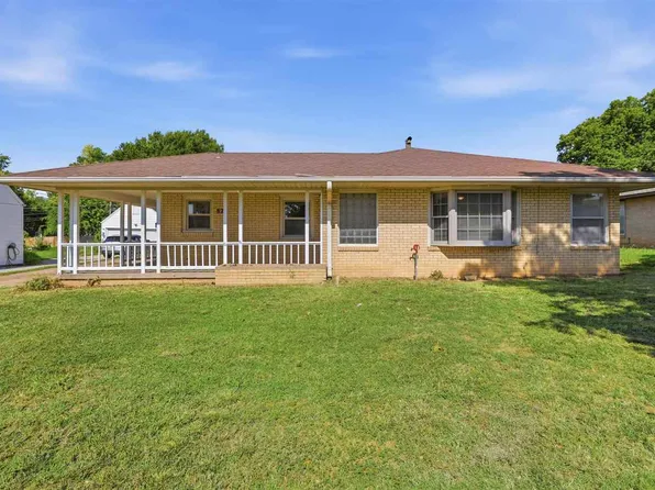 828 N 5th St, Ponca City, OK 74601