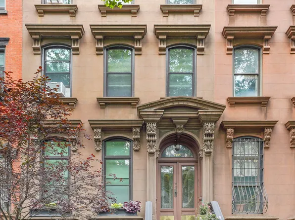 604 Carlton Avenue image 1 of 10