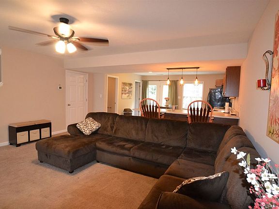 3rd image of 5686 W Vinca Ln