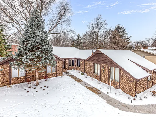 6729 W Menominee Pkwy, Palos Heights, IL 60463