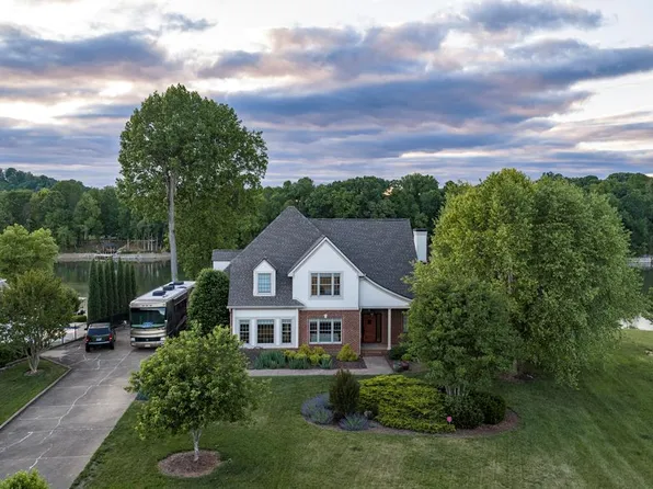 405 Harbour Approach Ln, Johnson City, TN 37615