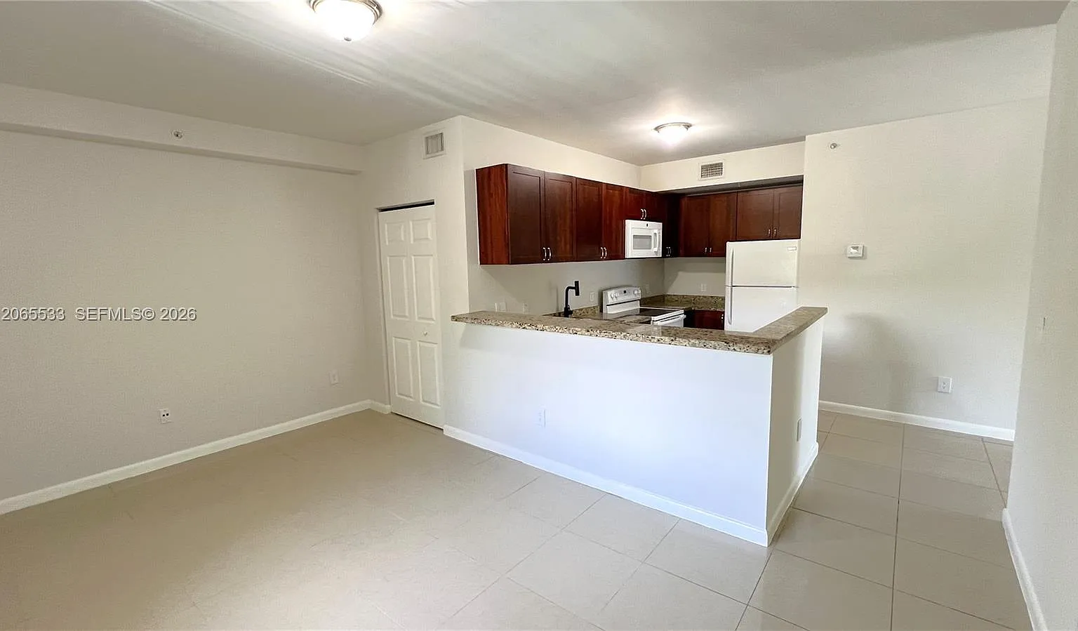 11 54 41 Avacado Park — Photo 3