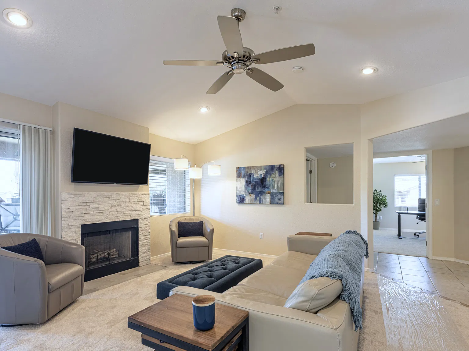 3 bed, 1496 sqft, $2,400 — Photo 2