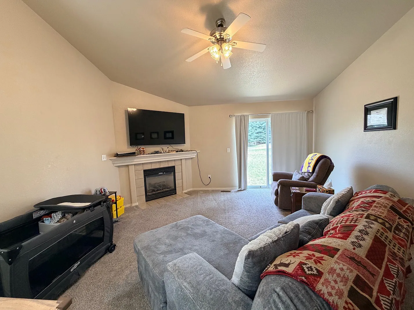 3 bed, 1321 sqft, $2,700 — Photo 3