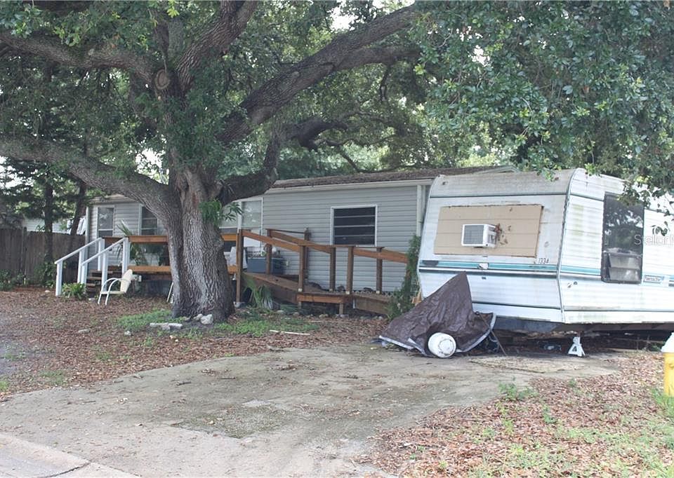 2nd image of 315 Aristides St