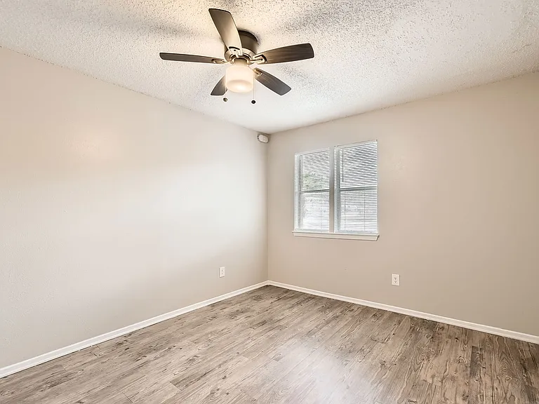 5609 Cougar Dr — Photo 28