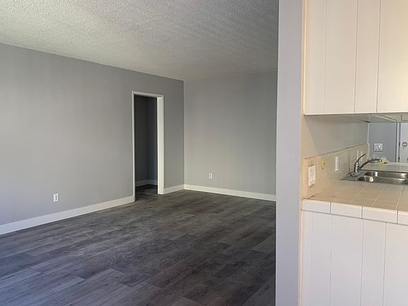 2nd image of 6440 Woodley Ave #1
