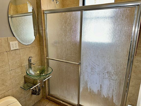 5th image of 4949 S Calumet Ave #3