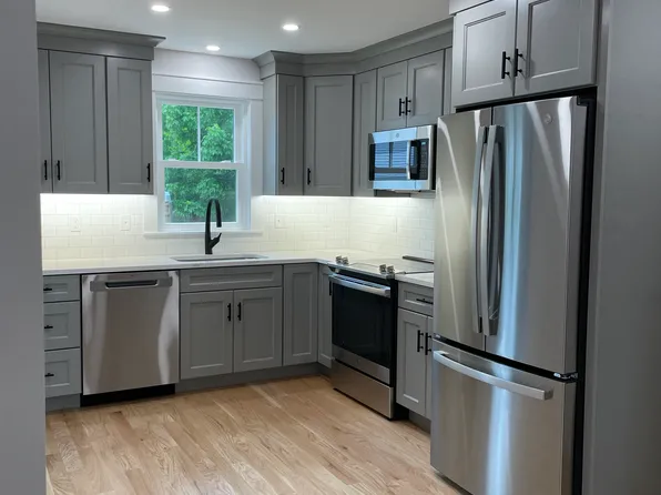 6 South St #6, Exeter, NH 03833