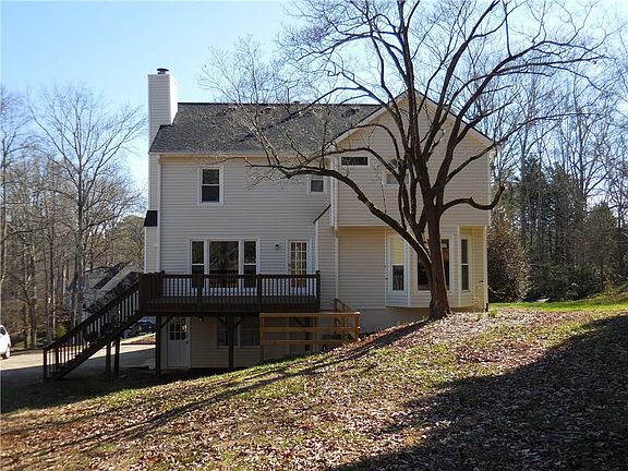 4th image of 704 Amy Ct