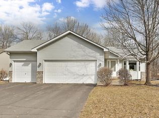 1257 Frisbie Ave E, Maplewood, MN 55109