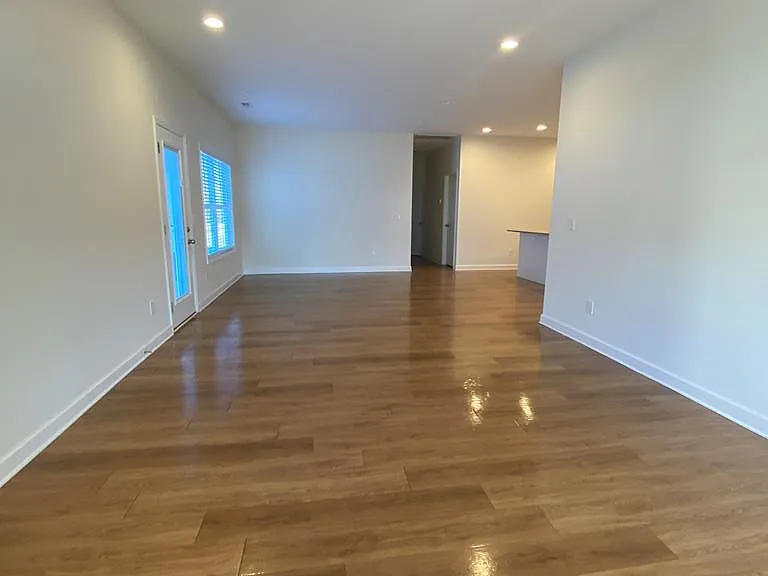 187 Thoroughbred Dr — Photo 5