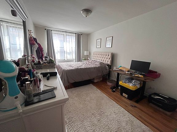 4th image of 110 Sullivan St APT 5I