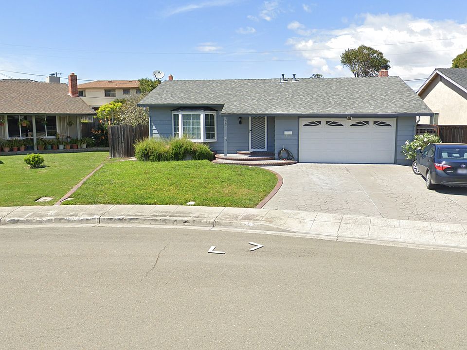 1st image of 587 Woodstock Way