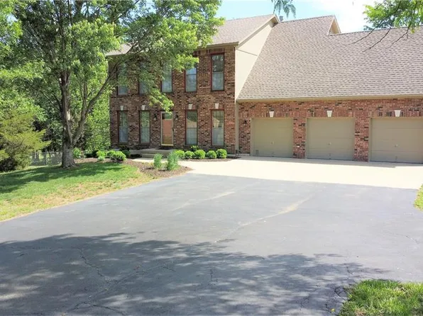 16082 150th St, Bonner Springs, KS 66012