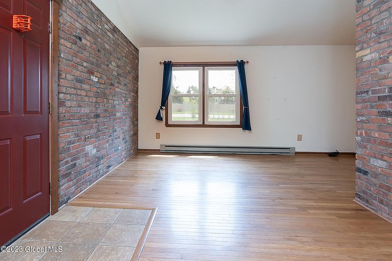 4th image of 92 Ashdown Road