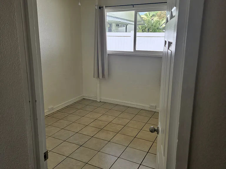 3rd bedroom looking in