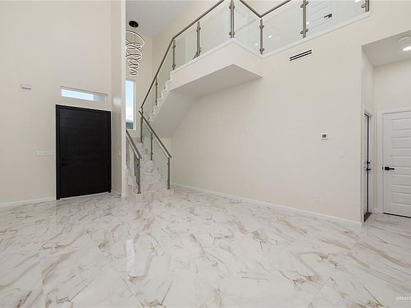4th image of 2721 E Solar Dr