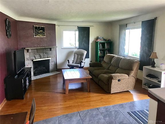 4th image of 1921 Echo Woods Ct