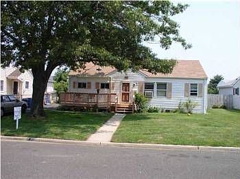 1st image of 18 Gordon Ct