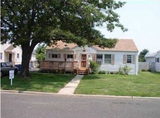 18 Gordon Ct, Port Monmouth, NJ 07758