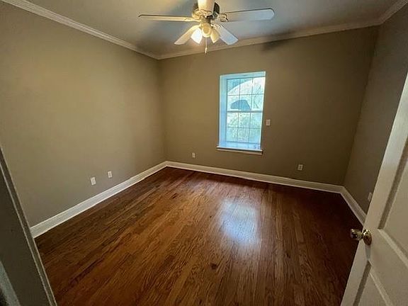 3rd image of 25920 Browns Ln #B