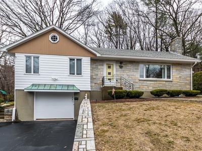 41 Livingstone Ln, Waltham, MA, 02453