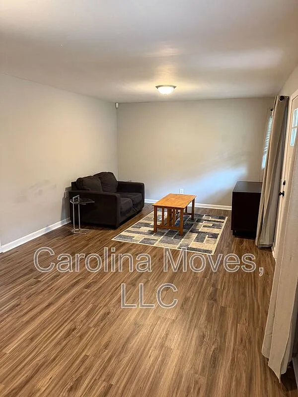 3 bed, 2.0 bath, 1556 sqft, $1,749 — Photo 4