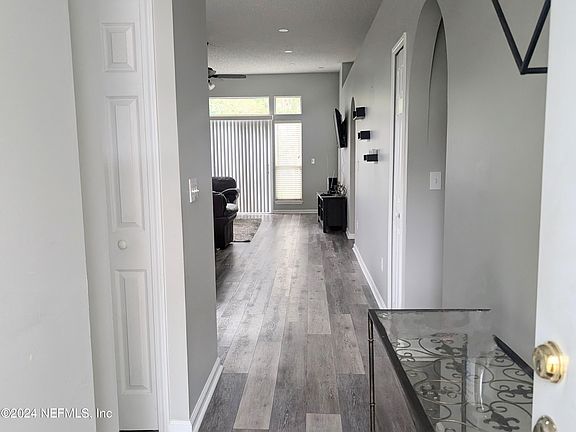 4th image of 3383 MILLCREST Drive