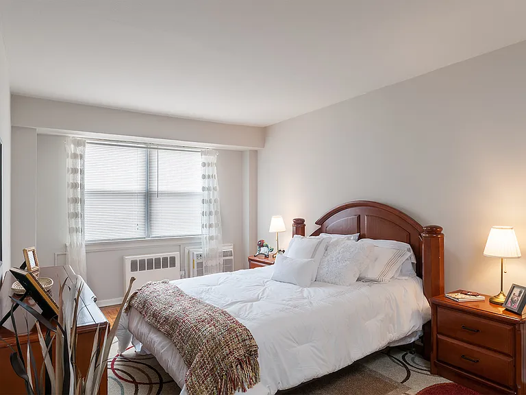 Large Bedroom