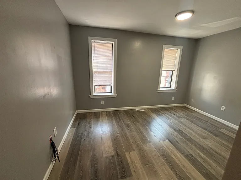 1717 Fontain St — Photo 19