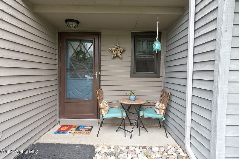 3rd image of 504 Townwood Drive