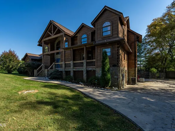 607 Harbor Point Dr, Johnson City, TN 37615