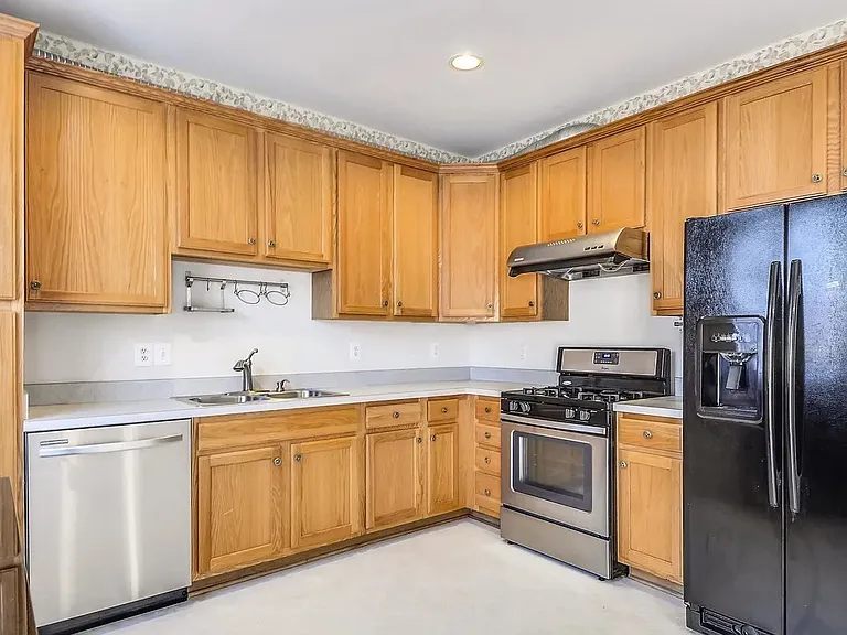 8202 Ironclad Ct — Photo 6