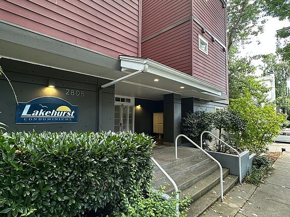 2nd image of 2805 NE 125th St APT 507
