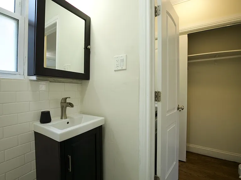 646.5 W Roscoe St #S3 — Photo 17