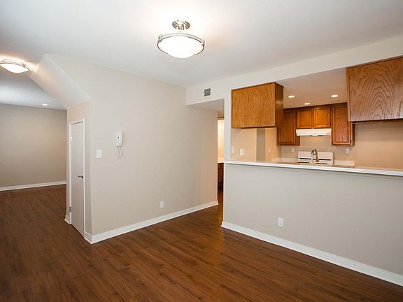 5th image of 215 N Cordova St APT C