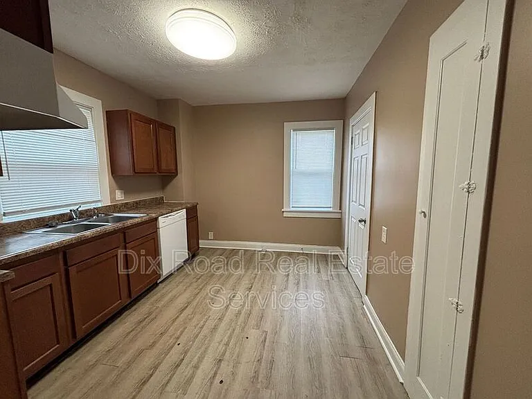426 Otterbein Ave — Photo 14