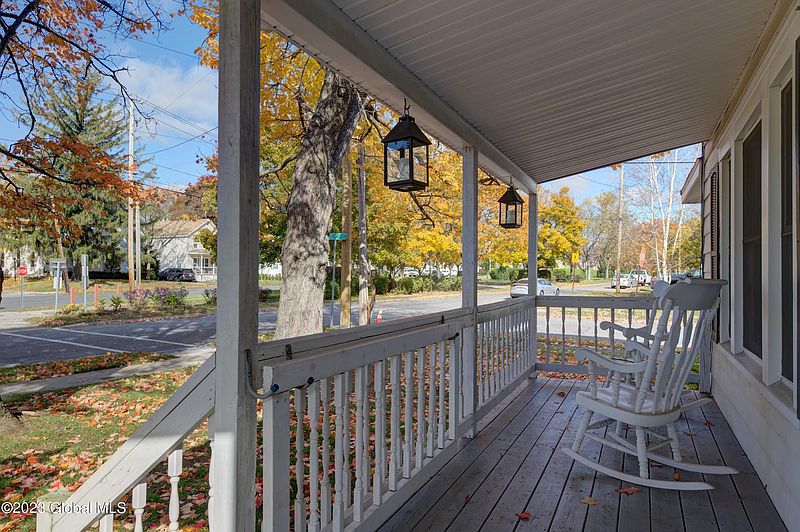 5th image of 9 Maplewood Avenue