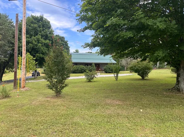 910 Guthrie Chapel Rd, Burkesville, KY 42717