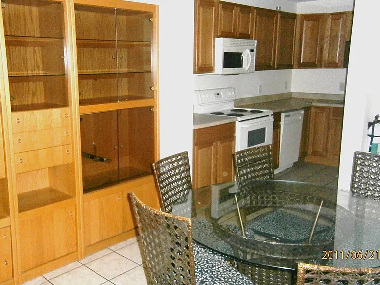 123 Highland Pl — Photo 2