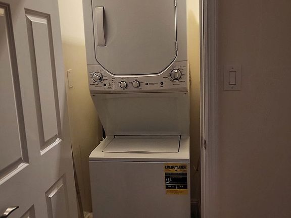 4th image of 423 W Broadway #5C