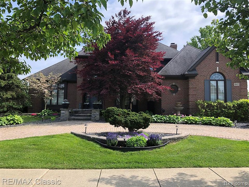 1st image of 48627 Hilltop Dr W