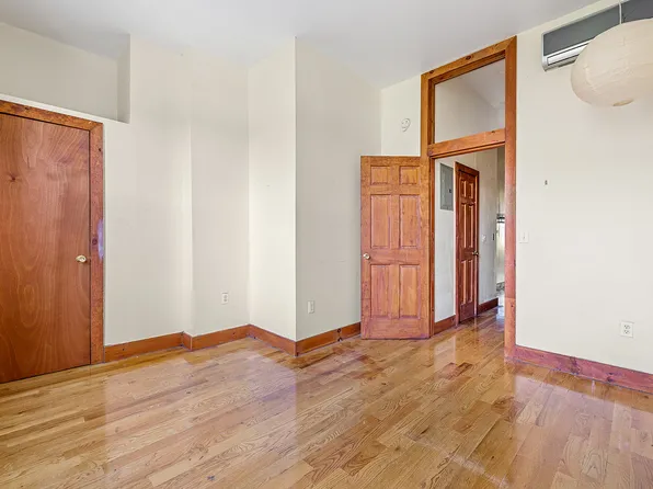 166 Wilson Avenue image 7 of 7