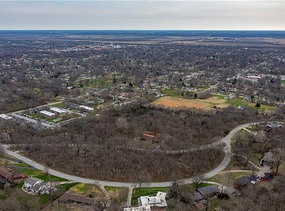 5th image of 1801 Forest Ln